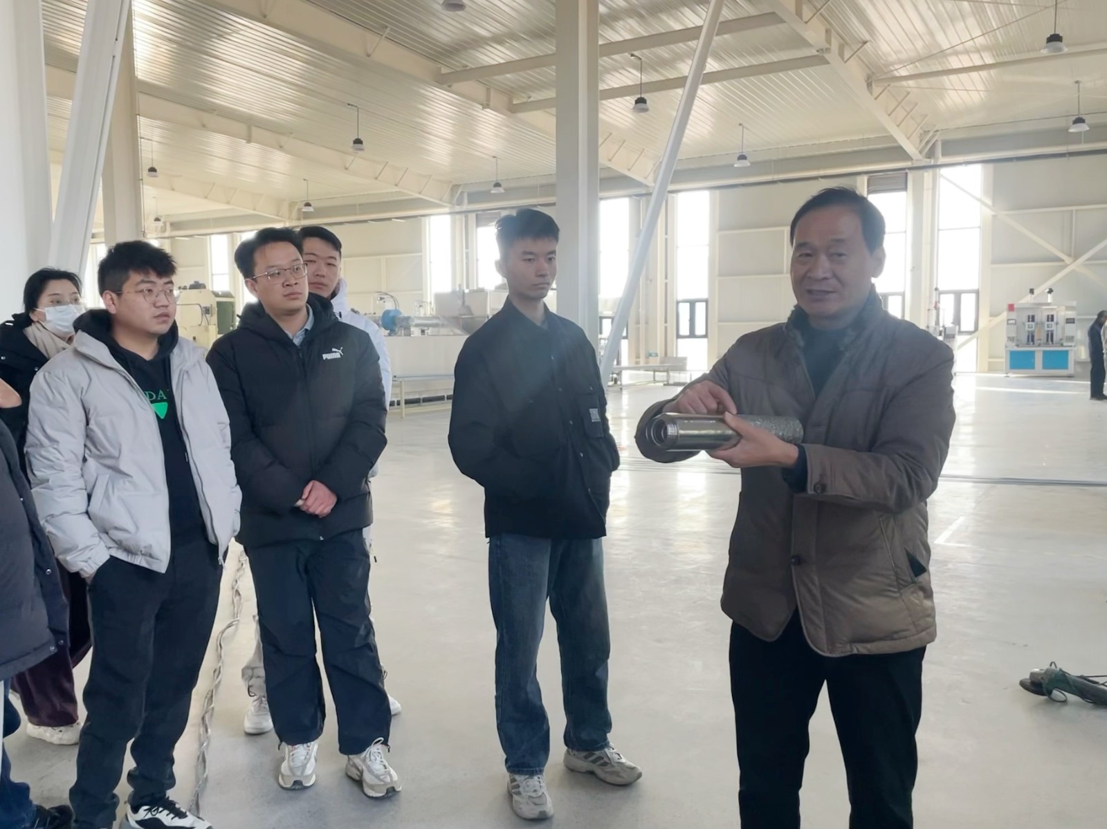 1764759253905671.jpg 1764759253905671.jpg