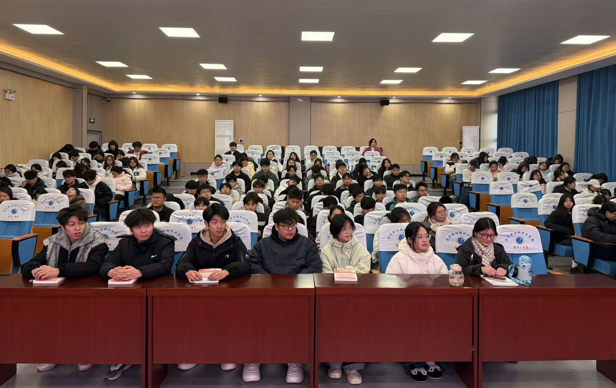 1764910860986725.jpg 1764910860986725.jpg